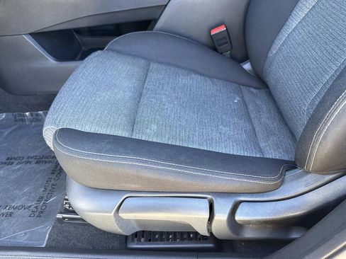 Used 2022 Nissan Rogue S image 26