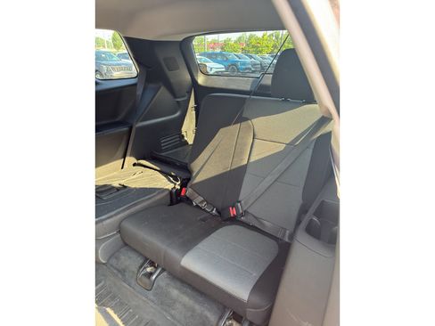 Used 2021 Chevrolet Traverse LT FWD image 12