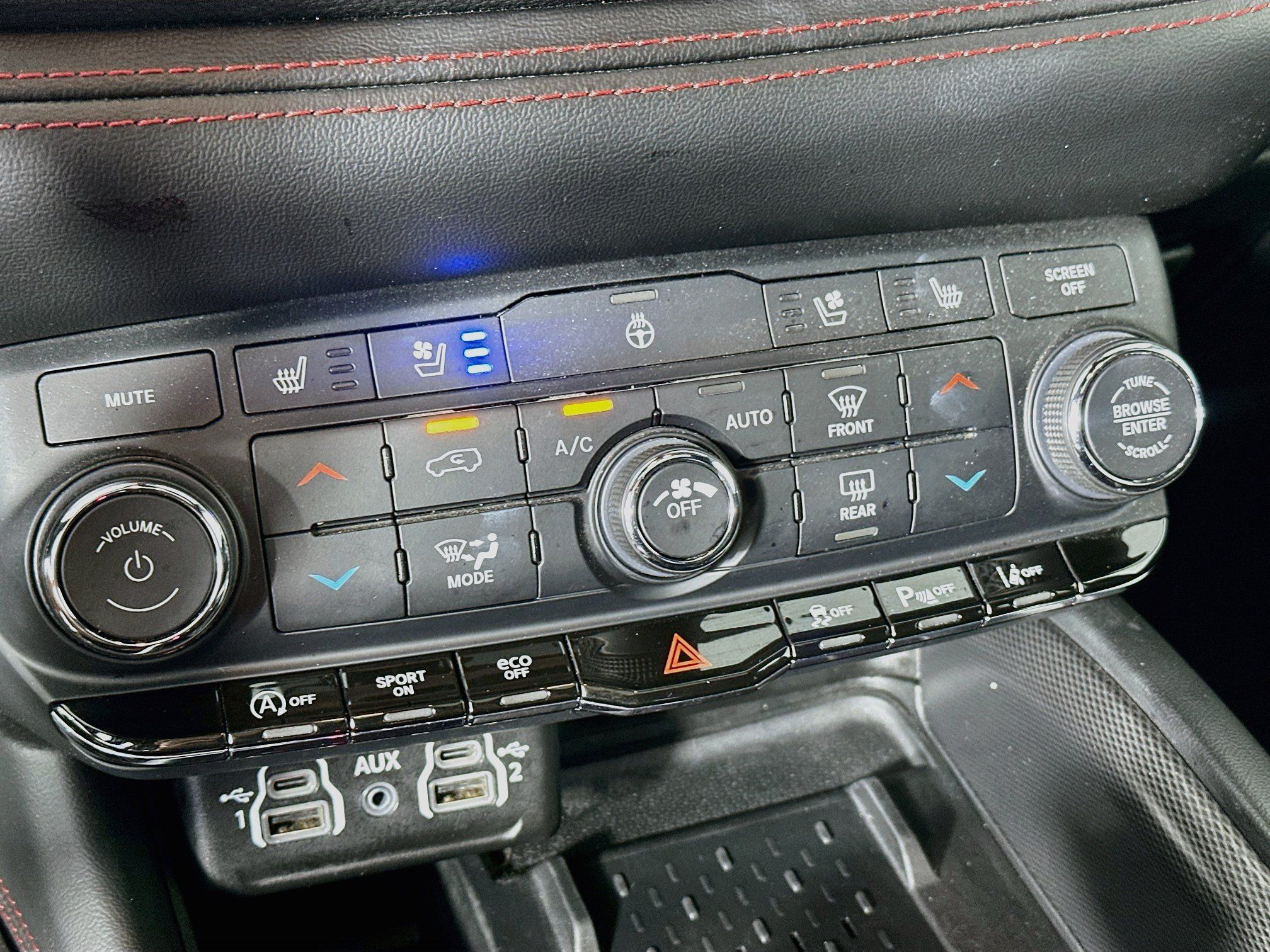 Used 2025 Dodge Durango GT AWD/4WD image 24