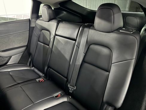 Used 2023 Tesla Model Y Performance image 39