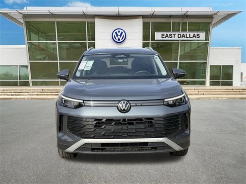 Used 2025 Volkswagen Tiguan S image 5