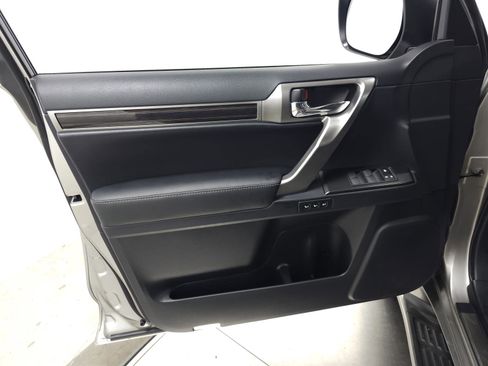 Used 2023 Lexus GX 460 Premium w/ Accessory Package AWD/4WD image 15