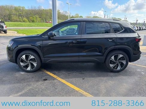 New 2026 Volkswagen Taos SE AWD/4WD image 4