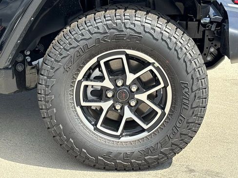 New 2026 Jeep Gladiator Rubicon w/ Steel Power Dome Hood Package AWD/4WD image 26