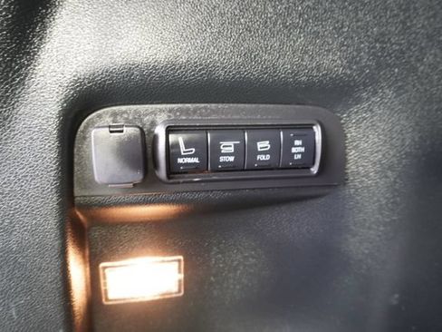 Used 2019 Ford Explorer Limited w/ Ford Safe & Smart Package FWD image 40