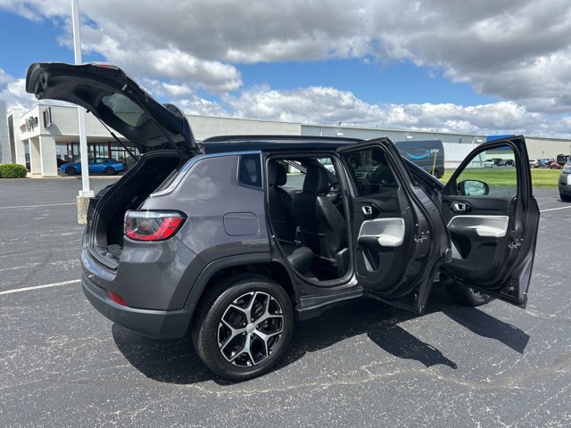Used 2024 Jeep Compass Limited AWD/4WD image 24
