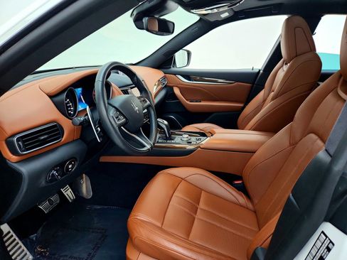 Used 2019 Maserati Levante S GranSport image 11