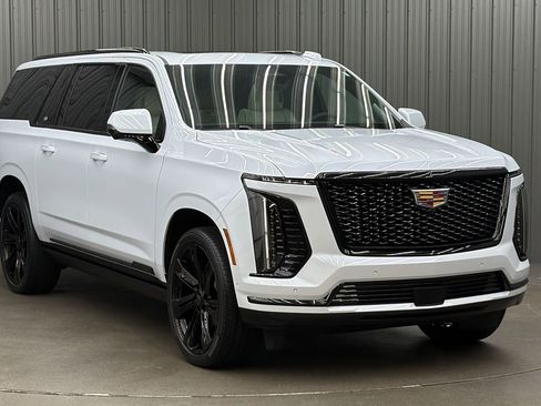 Used 2026 Cadillac Escalade ESV Sport w/ Touring Package AWD/4WD image 7