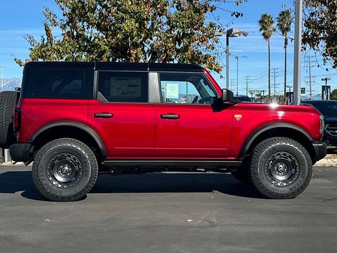 New 2025 Ford Bronco Badlands w/ Sasquatch Package image 3
