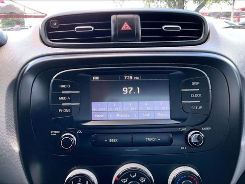 Used 2019 Kia Soul FWD image 31