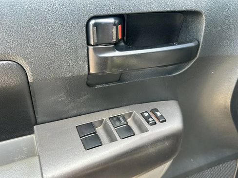 Used 2012 Toyota Tundra 2WD CrewMax w/ SR5 Pkg image 17