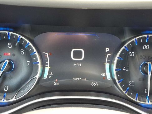 Used 2023 Chrysler Pacifica Touring-L FWD image 22