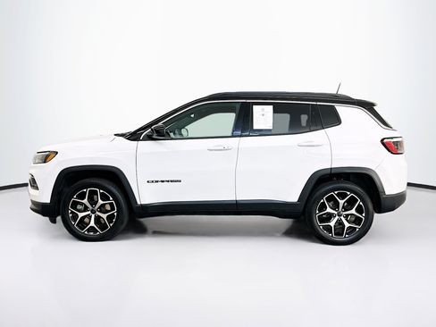 Used 2025 Jeep Compass Limited AWD/4WD image 4