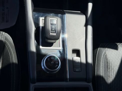 Used 2024 Mitsubishi Outlander ES FWD image 24