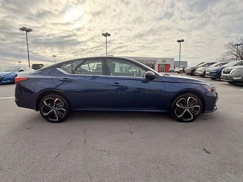 Certified 2023 Nissan Altima 2.5 SR image 4