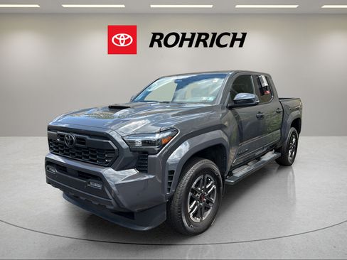 Used 2024 Toyota Tacoma TRD Sport w/ TRD Sport Upgrade Package AWD/4WD image 1