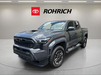 Used 2024 Toyota Tacoma TRD Sport w/ TRD Sport Upgrade Package AWD/4WD video 1
