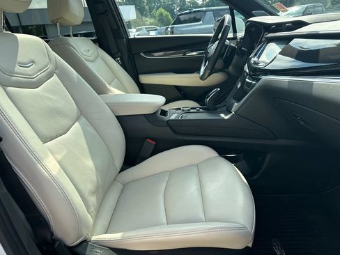 Certified 2024 Cadillac XT6 Sport w/ LPO, Floor Liner Package AWD/4WD image 13