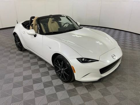 Used 2025 MAZDA MX-5 Miata Grand Touring w/ Weather Package image 58