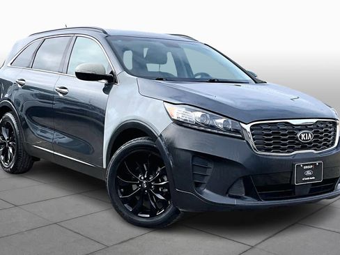 Used 2020 Kia Sorento S image 2