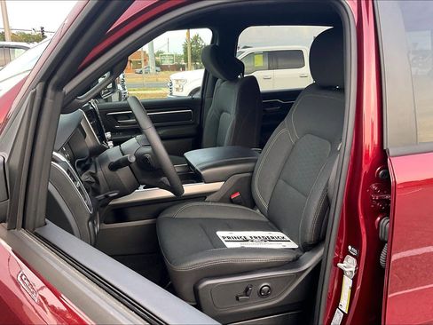 Used 2025 RAM 1500 Big Horn AWD/4WD image 23