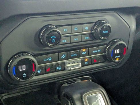 Used 2025 Ford Bronco Outer Banks AWD/4WD image 23