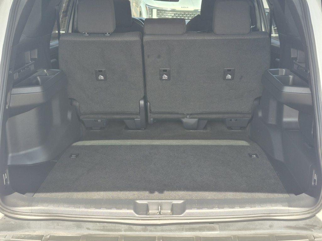 Used 2025 Toyota 4Runner SR5 AWD/4WD image 14