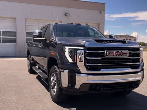 Used 2024 GMC Sierra 2500 SLT w/ SLT Convenience Package AWD/4WD image 4