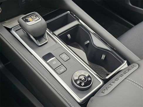 New 2025 Nissan Pathfinder SV w/ SV Premium Package image 18