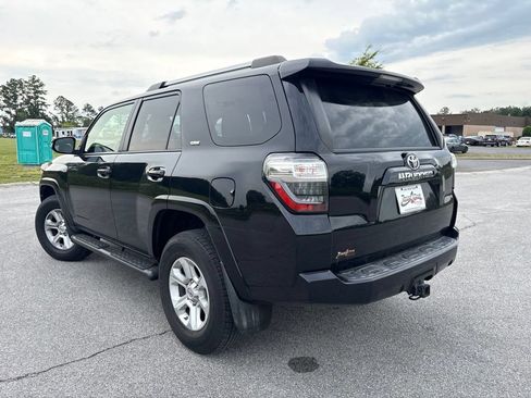 Used 2019 Toyota 4Runner SR5 Premium AWD/4WD image 2