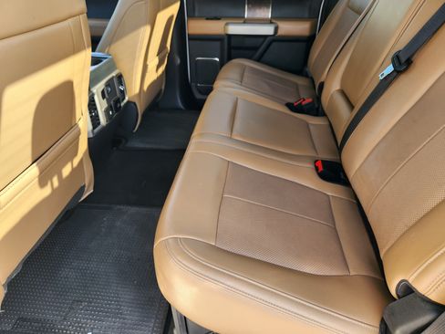 Used 2022 Ford F250 Lariat w/ Lariat Ultimate Package AWD/4WD image 29
