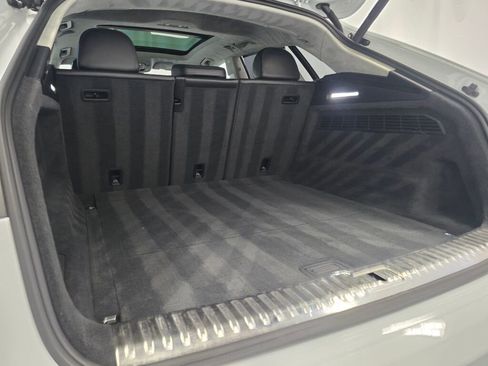 Used 2021 Audi Q8 Prestige w/ Prestige Package image 22