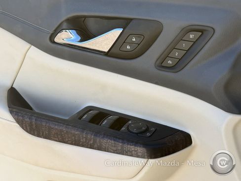 Used 2023 GMC Acadia Denali image 15