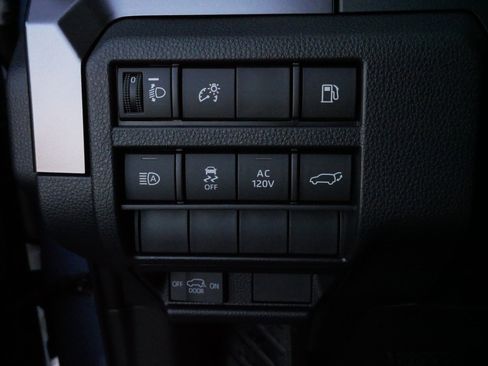 Certified 2025 Toyota 4Runner TRD Off-Road Premium image 28