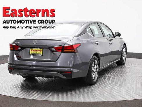 Used 2023 Nissan Altima 2.5 S image 5