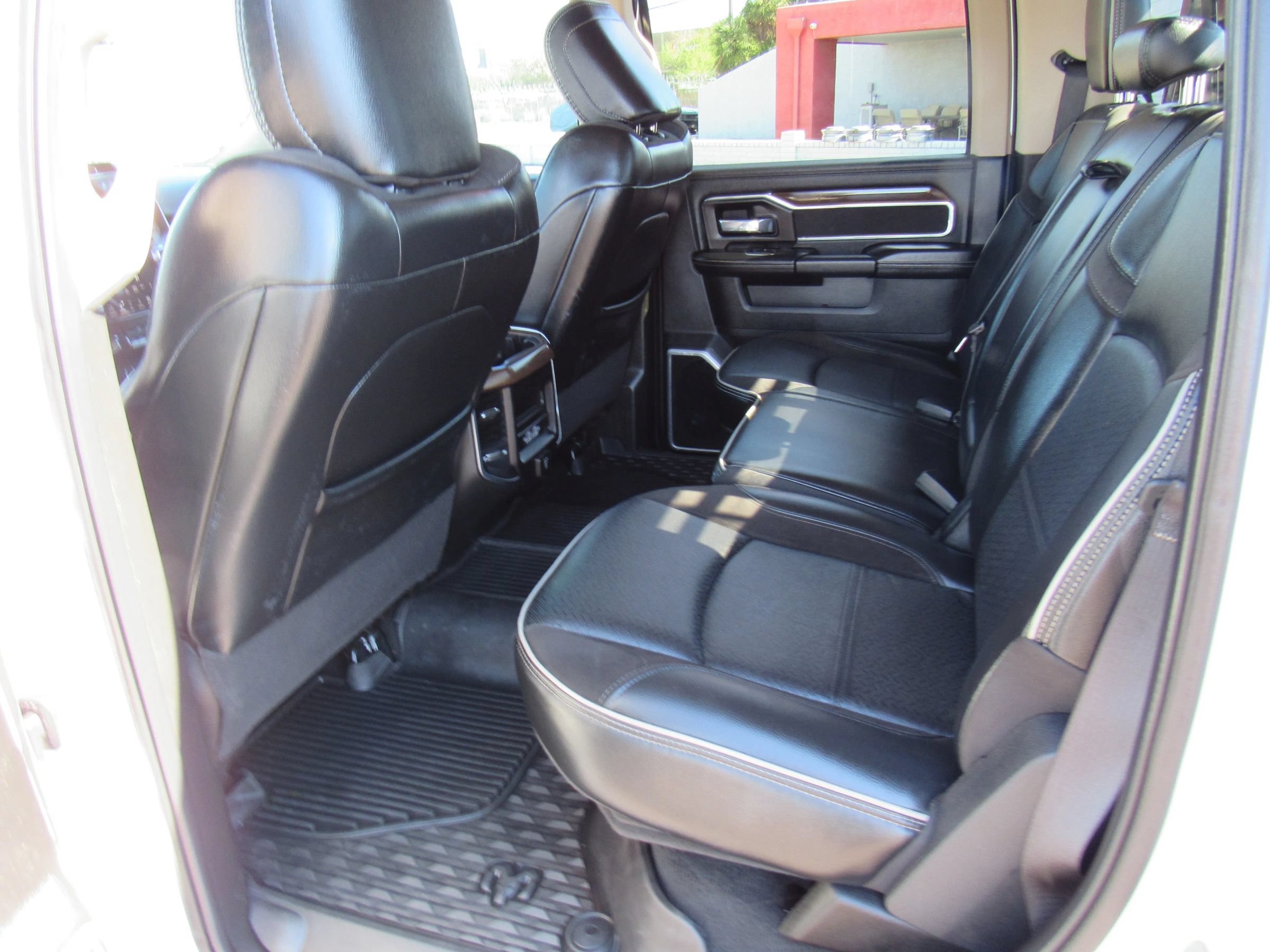 Used 2022 RAM 3500 Laramie AWD/4WD image 10