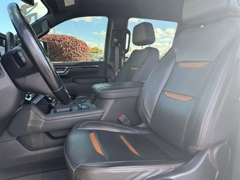 Used 2024 GMC Sierra 2500 AT4 w/ AT4 Preferred Package image 16