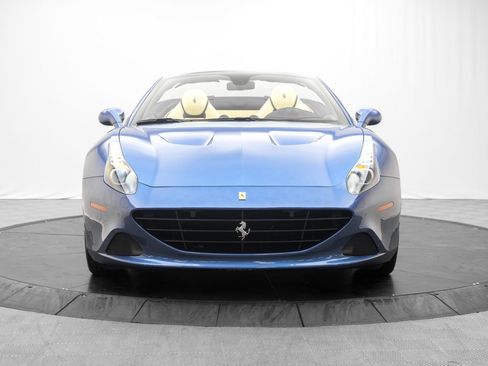 Used 2016 Ferrari California T RWD image 8
