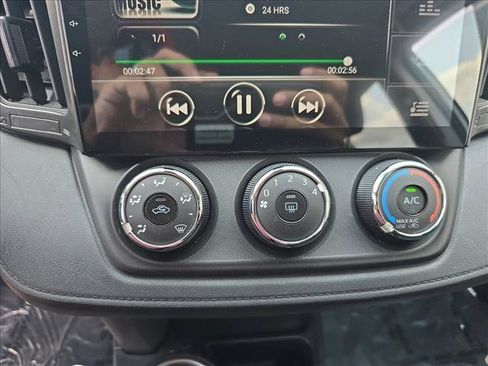 Used 2018 Toyota RAV4 LE w/ All Weather Liner Package AWD/4WD image 22