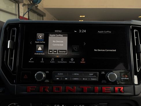 Used 2026 Nissan Frontier PRO-4X AWD/4WD image 32