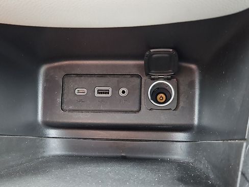 Used 2021 Chevrolet Equinox LS w/ LS Convenience Package FWD image 25