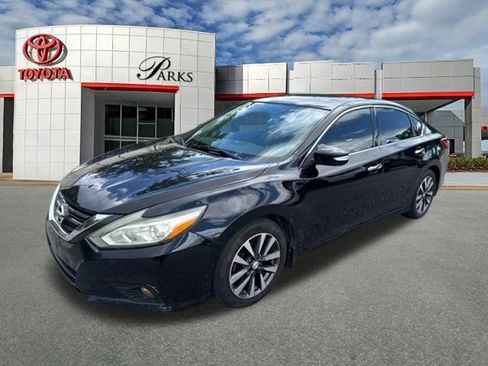 Used 2016 Nissan Altima 2.5 SV w/ Convenience Package FWD image 1
