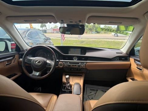 Used 2017 Lexus ES 350 w/ Navigation System Package image 15