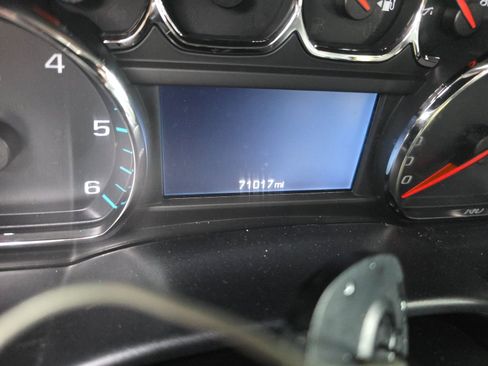 Used 2018 Chevrolet Silverado 1500 LT w/ All Star Edition AWD/4WD image 11