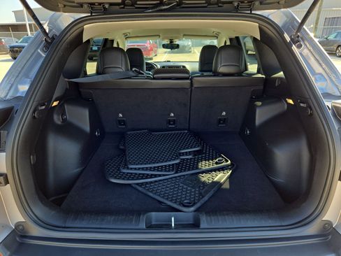 Used 2019 Jeep Cherokee Trailhawk AWD/4WD image 29