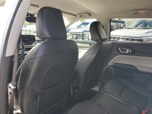 Used 2022 Jeep Compass Limited image 13