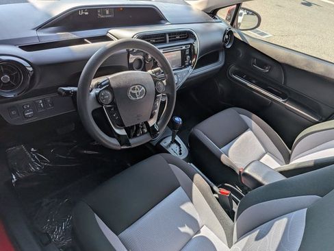 Used 2019 Toyota Prius C w/ Carpet Mat Package FWD image 10