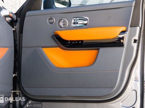 Used 2023 Rolls-Royce Cullinan w/ Cullinan Package image 29