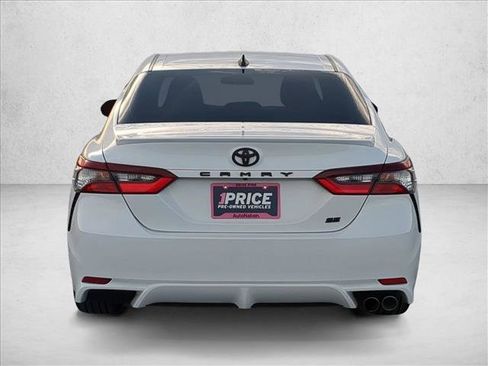 Used 2021 Toyota Camry SE FWD image 5