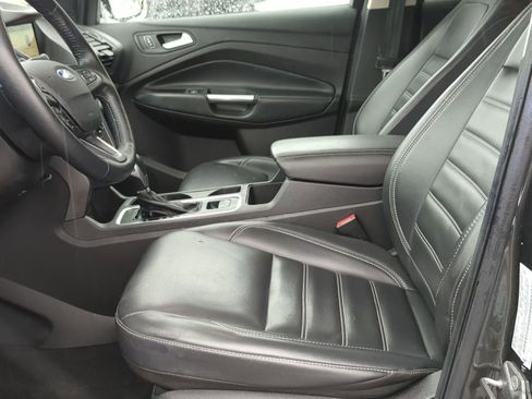 Used 2019 Ford Escape SEL image 19